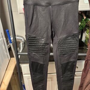 ALO Yoga Moto leggings coated style